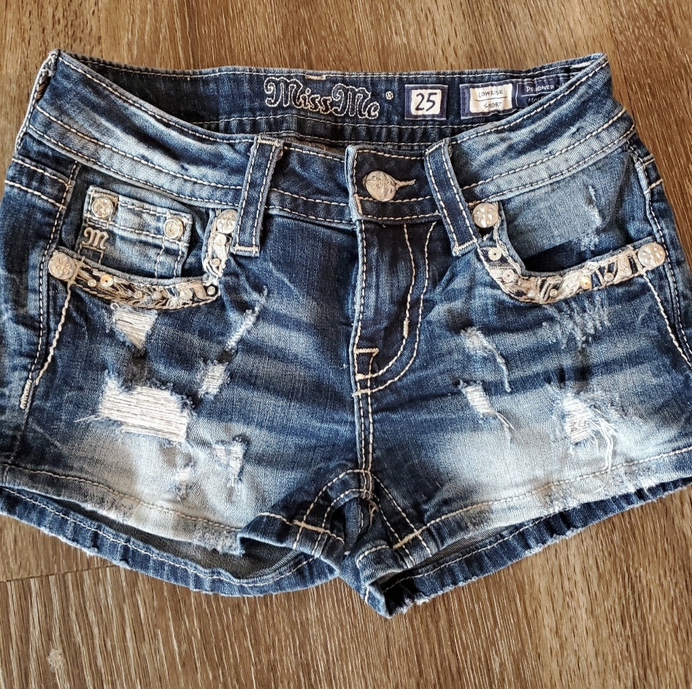 Miss me shorts size 25